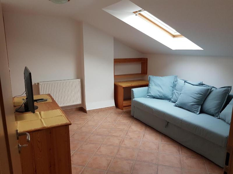 Standard Family Room image 1