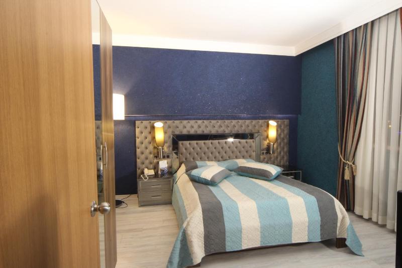 Suite with Terrace image 4