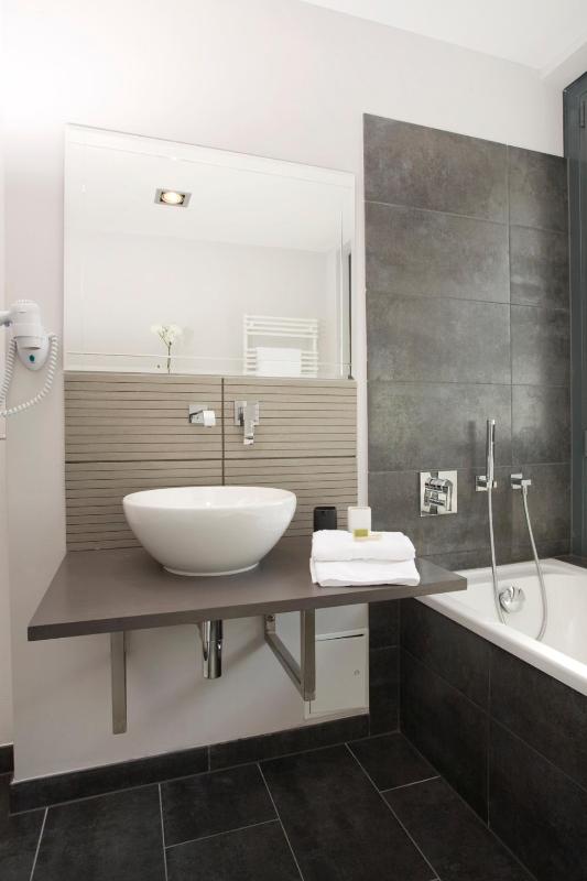 Double Room image 2