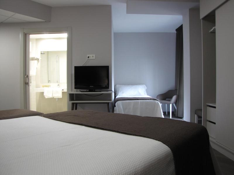 Superior Quadruple Room image 4