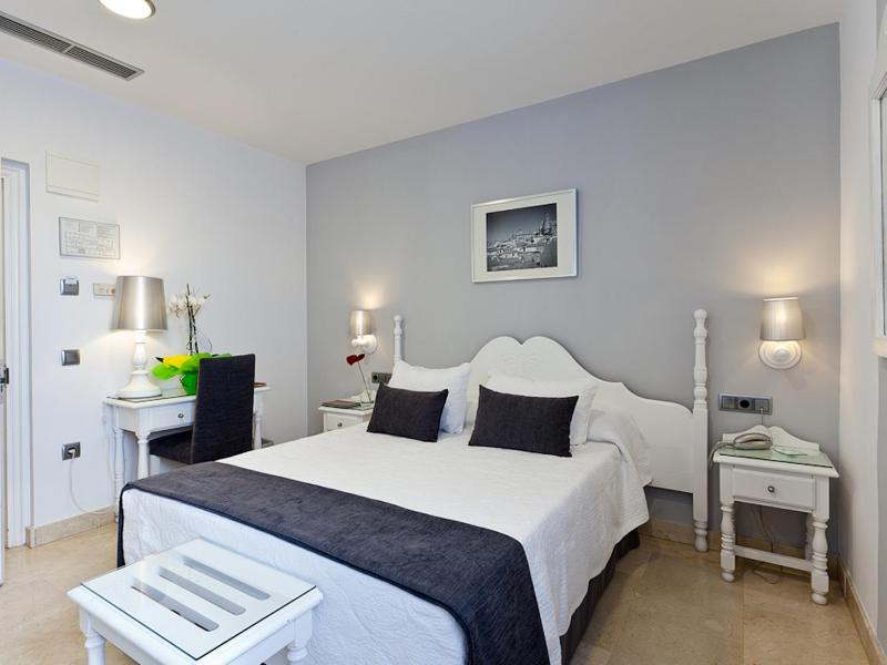 Double Room ( 1 double bed) image 3