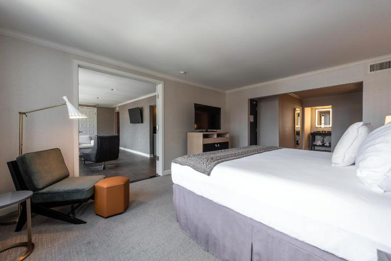 King Suite image 2