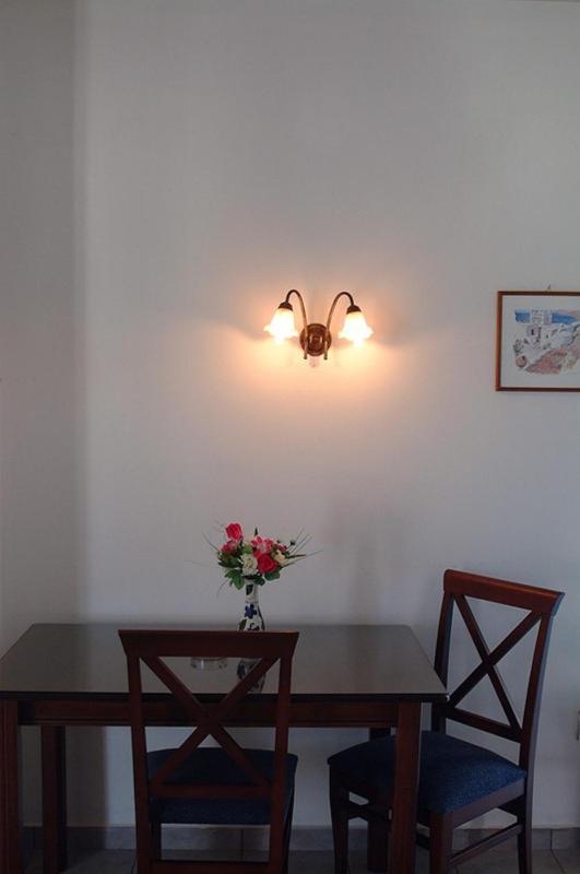 Studio with Sea View (2 Adults) image 4