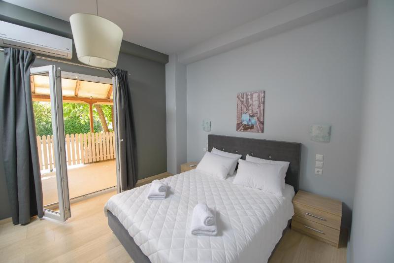Double Room with Balcony (2 Adults + 1 Child) image 1