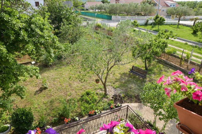 Three-Bedroom Apartment with Balcony image 1