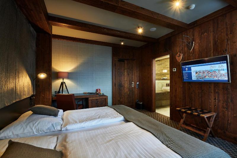 Deluxe Double Room image 1