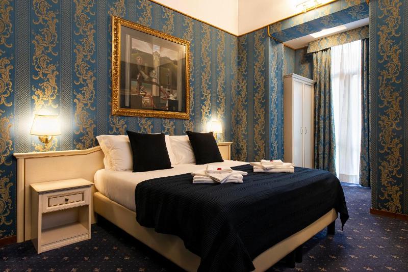 Double or Twin Room with Private Bathroom image 4