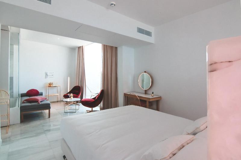 Junior Suite with Sea View image 1