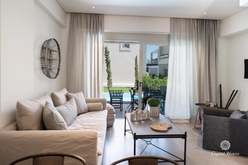 Deluxe suite with private pool and garden view image 1