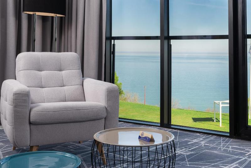 Suite with Sea View image 1