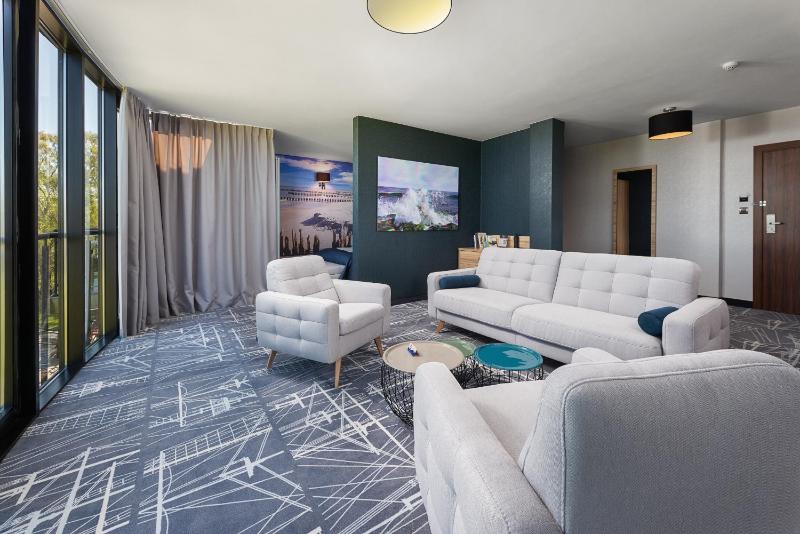 Suite with Sea View image 4