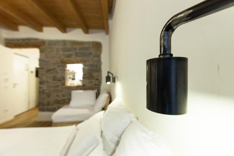 One-Bedroom Apartment image 3