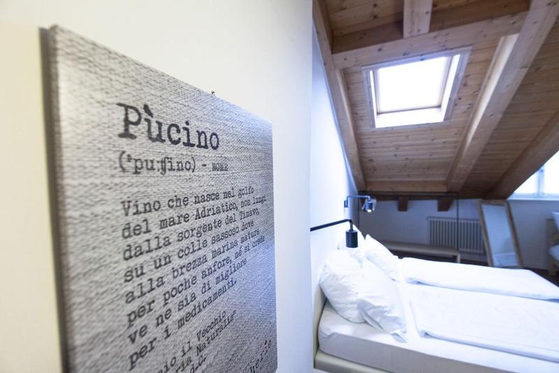 One-Bedroom Apartment image 4