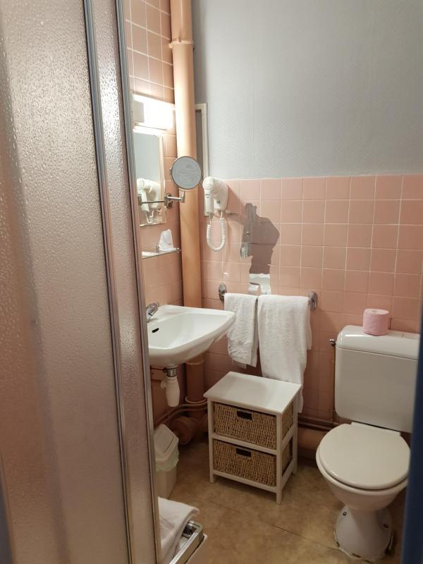 Triple Room with Shower image 2