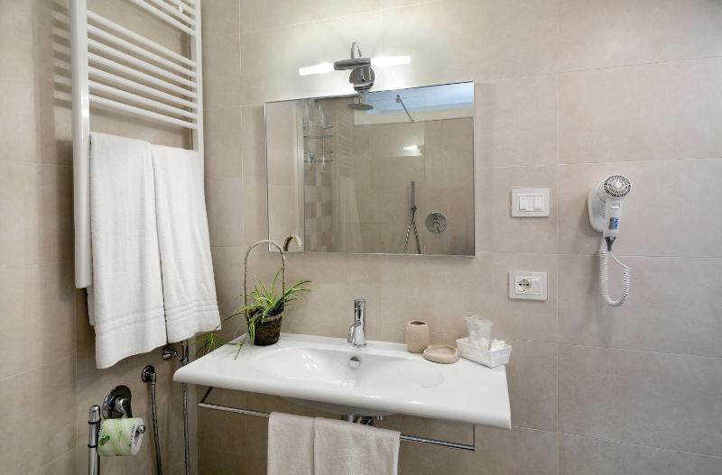 Suite image 3