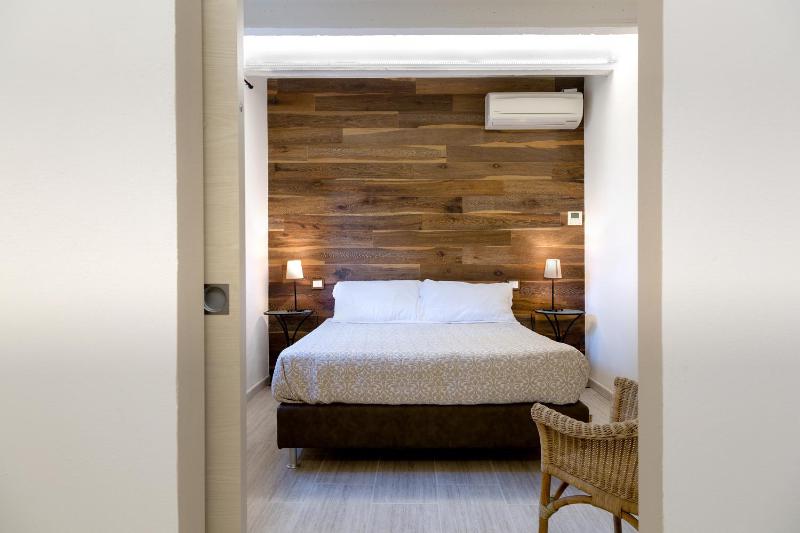 Deluxe Family Suite image 4