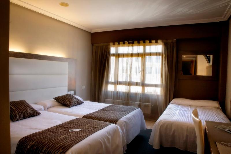 Triple Room image 2