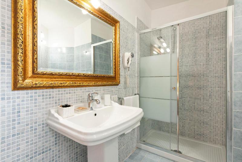 Triple Room with Terrace image 3