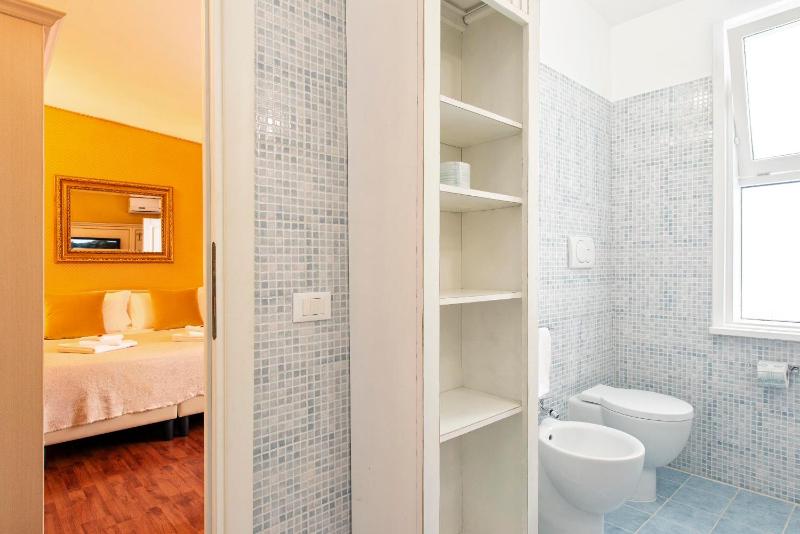 Double or Twin Room with Private Bathroom image 4
