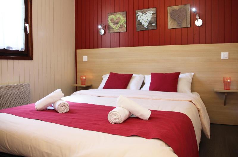 Chalet (5 Adults) image 2