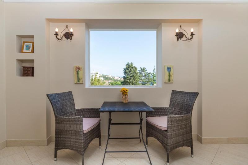 Double or Twin Room with Park View image 3