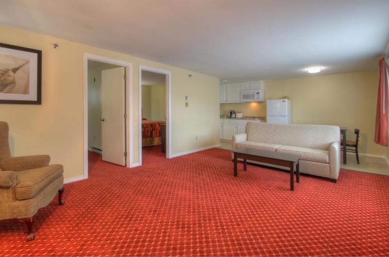 Two-Bedroom Suite- Two Queen Beds  image 4
