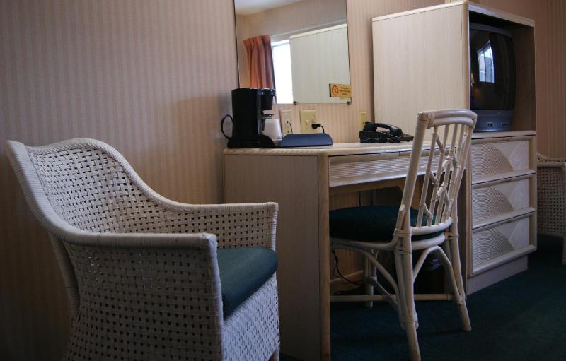 Double Room with Two Double Beds image 2