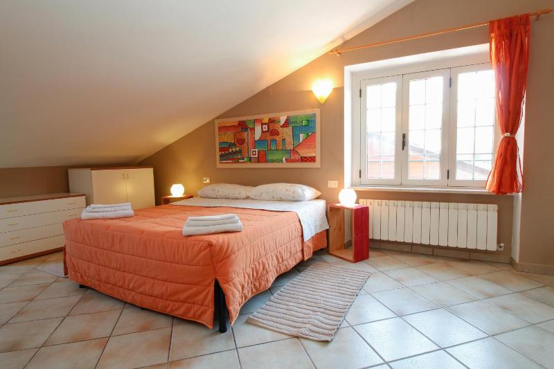 Studio Apartment image 3
