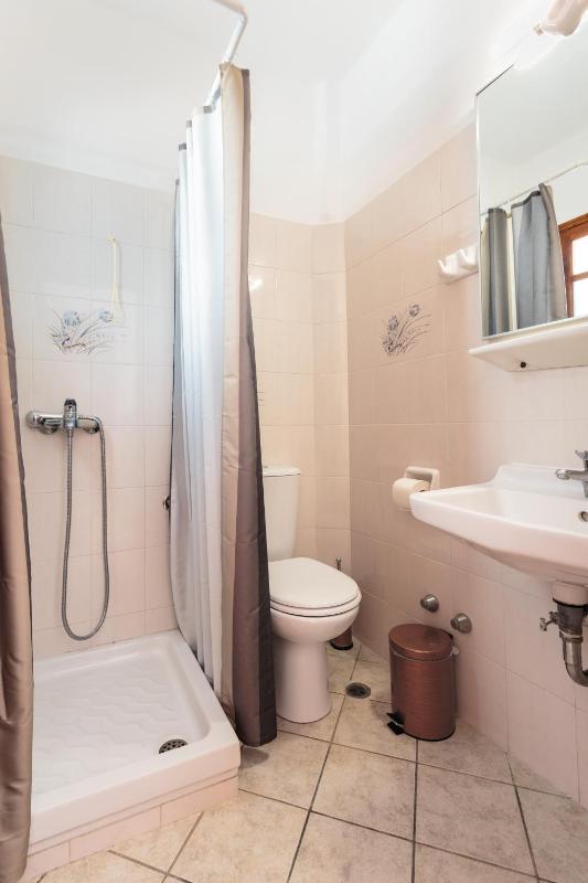 One-Bedroom Apartment - Ground Floor image 2