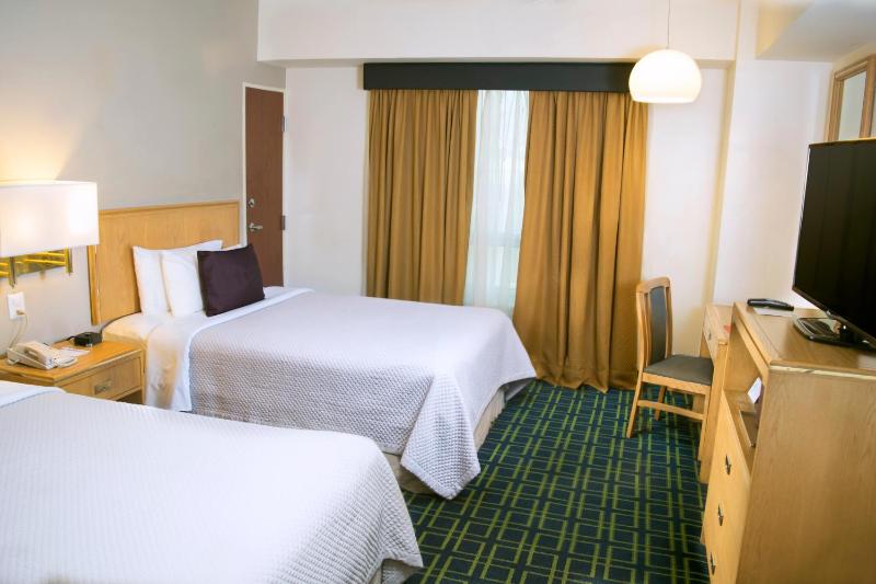 Superior Double Room with Two Double Beds image 2