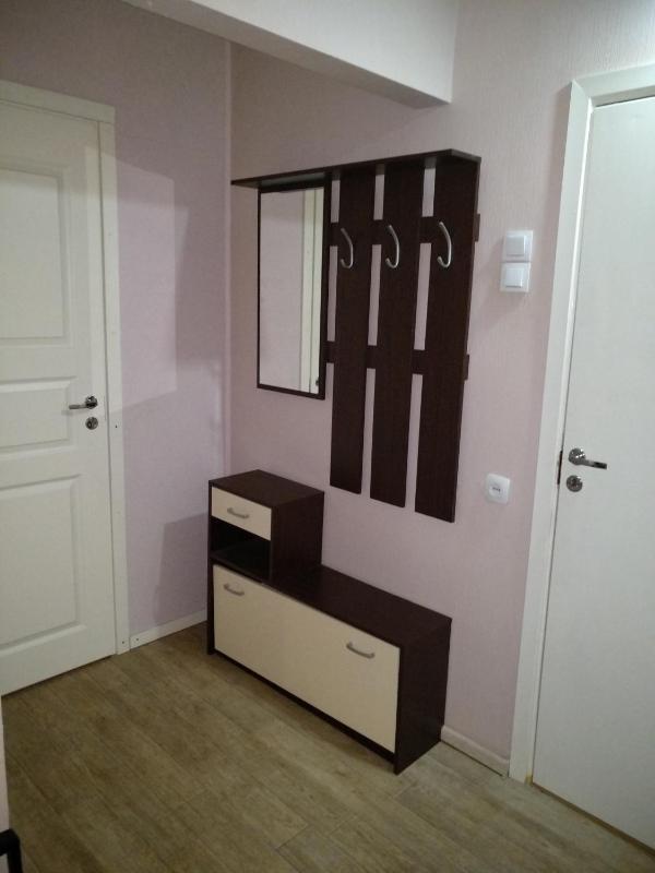 One-Bedroom Apartment with Garden View image 2