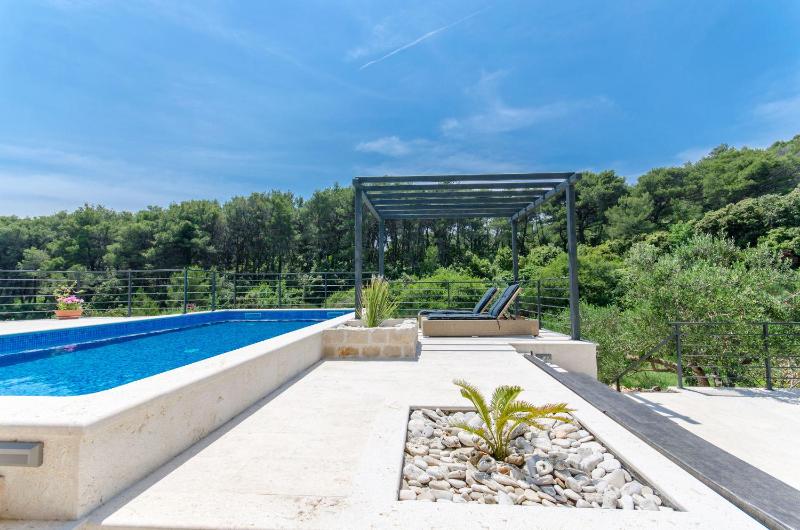 Three-Bedroom Villa image 1