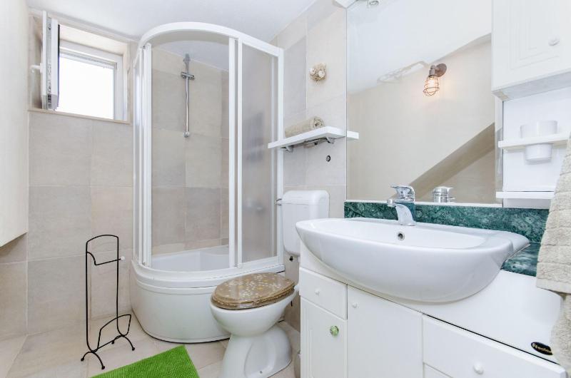 Three-Bedroom Villa image 2
