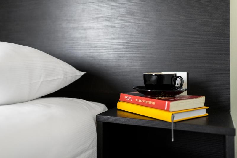 Superior Twin Room image 4