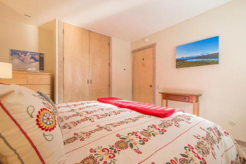 One-Bedroom Apartment image 1
