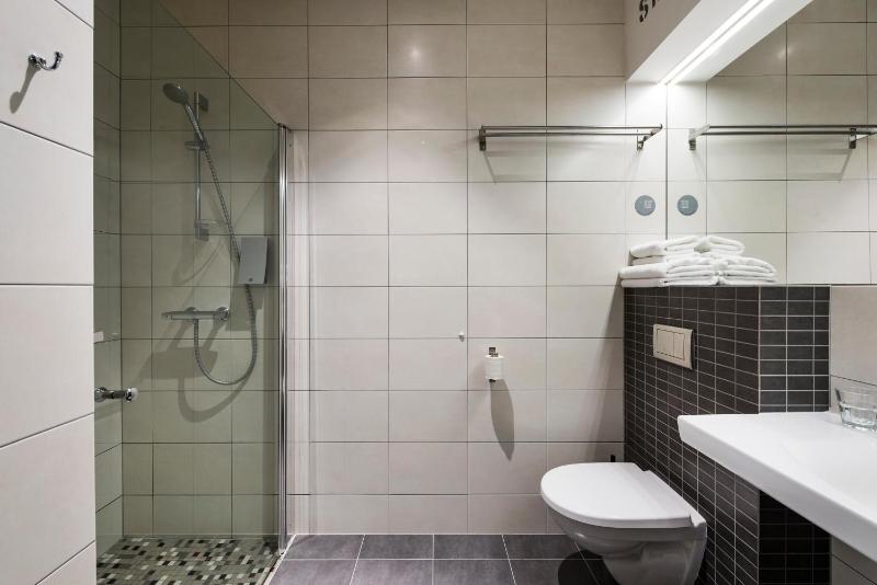 Standard Double or Twin Room image 4
