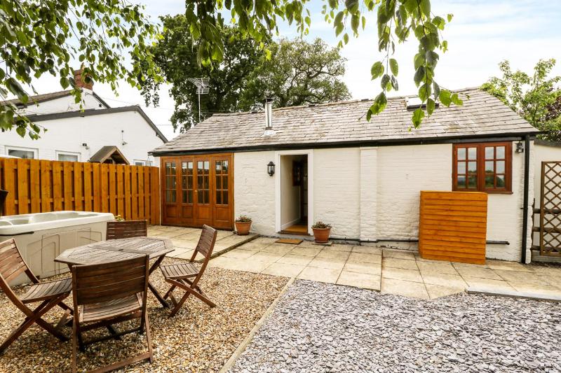 Cheshire Cheese Cottage - image 12