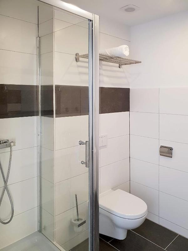 Single Room image 4