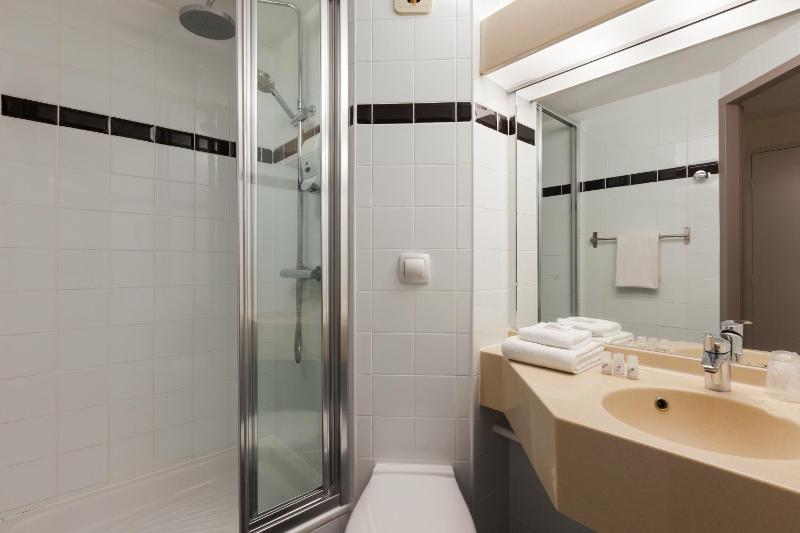 Standard Double Room image 2