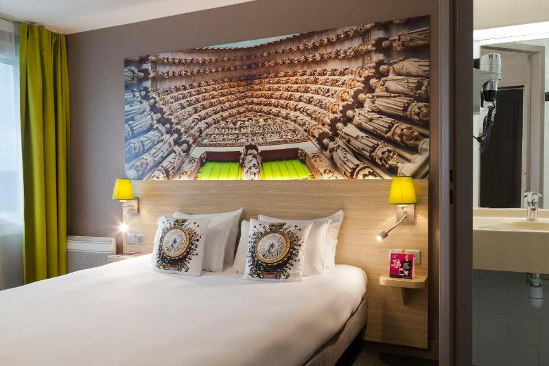 Standard Double Room image 1