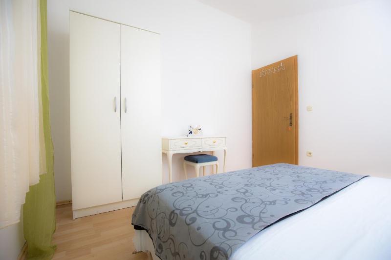 Apartment Family - image 2