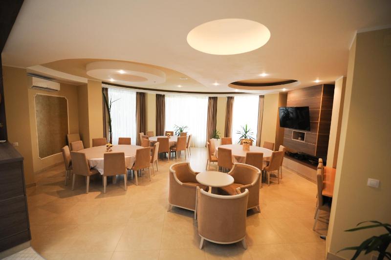 Bruxelles Guesthouse Craiova - image 2