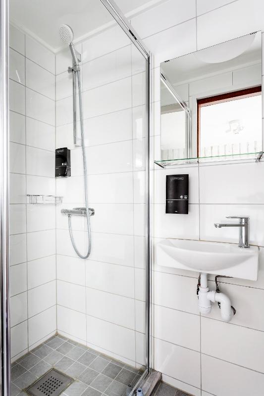 Standard Double Cabin with Private Bathroom image 2