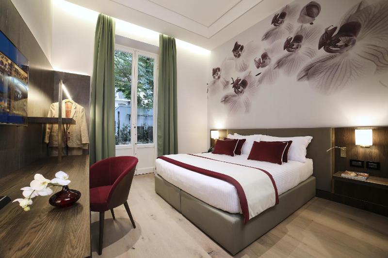 Deluxe Double or Twin Room image 1