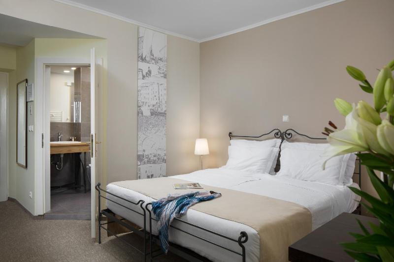 Comfort Double Room with Sea View image 4