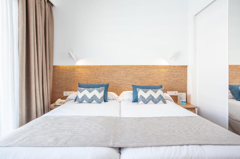 Apartment (2 Adults + 1 Child) image 1