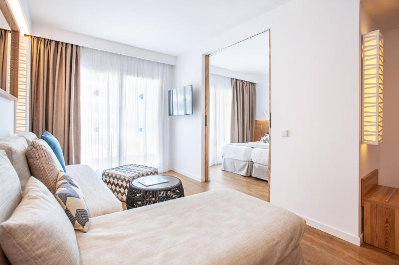 Apartment (2 Adults + 1 Child) image 4