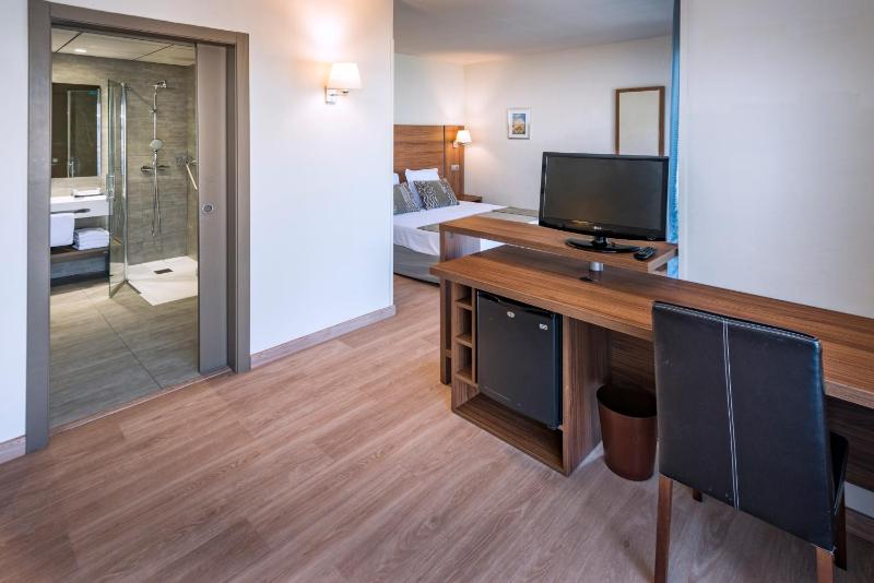 Family (3 Adults + 1 child) image 4