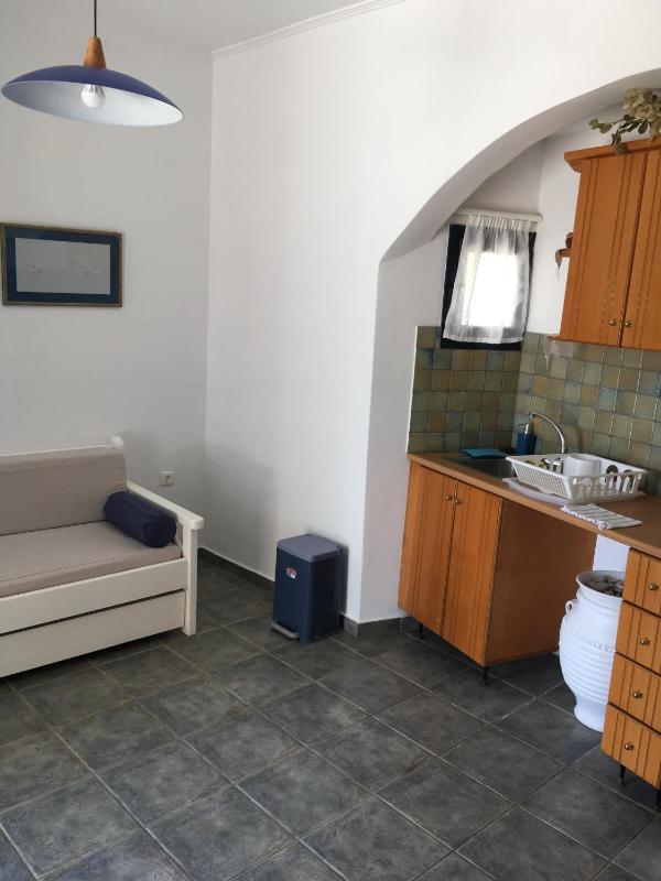 One-Bedroom Apartment image 4