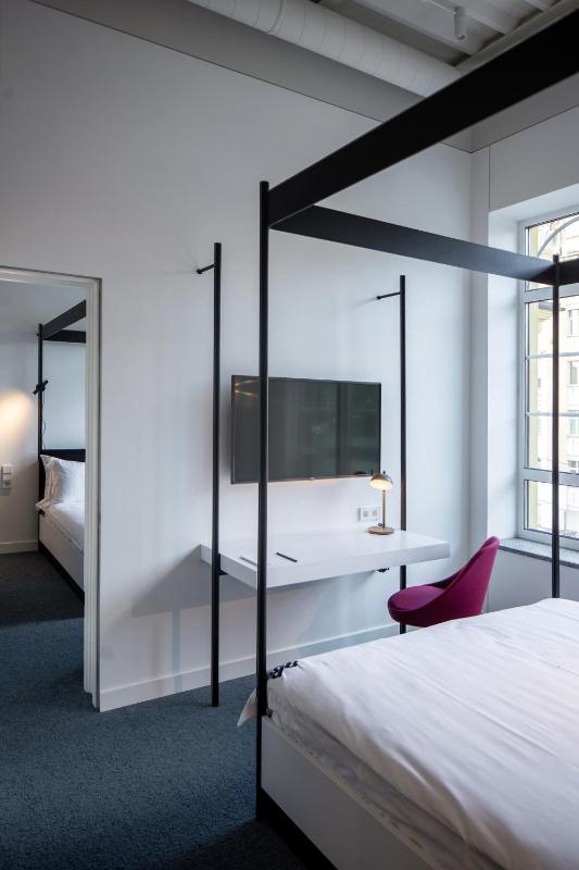 Standard Double Room image 3